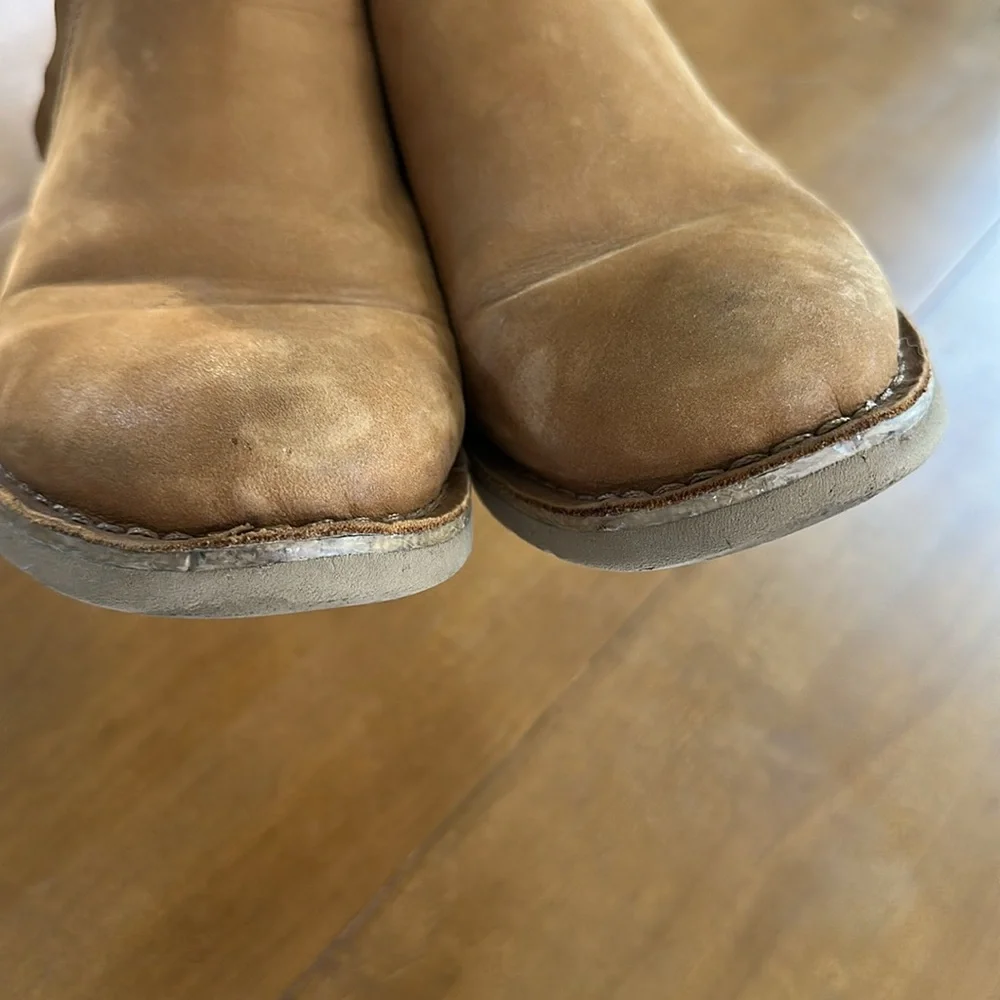 UGG, leather fur lined women’s ankle boots with zippers - Picture 8 of 9